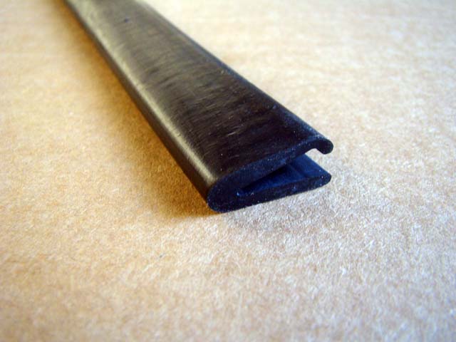 HOOD COMPARTMENT RUBBER SEAL - M11